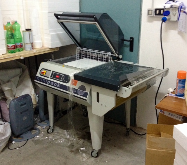 Micra Fabio.JPG Confezionatrice a campana - Azienda lavorazione polistirolo - Maddaloni (CE)